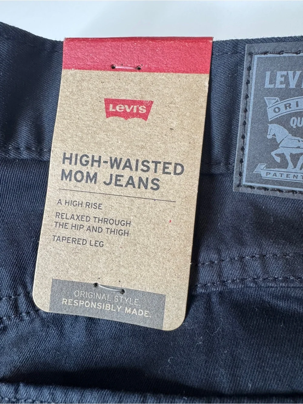 Levi’s High Waisted Mom Jeans Black 31x30 Tapered High Rise Relaxed Fit NWT
